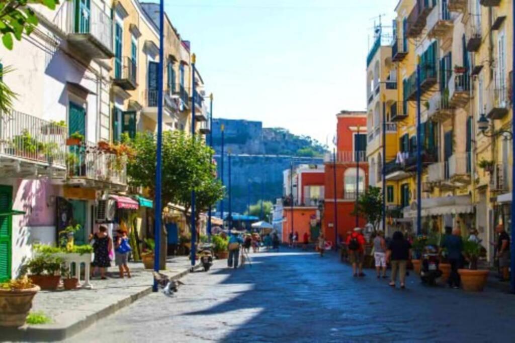 Appartamento Sul Mare Ad Ischia Ponte Екстер'єр фото